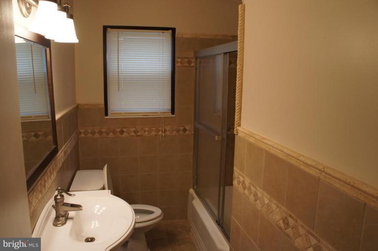 8103 Shore Road Dundalk, MD 21222 - Photo 8 of 23 Master Bath