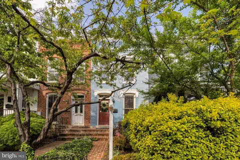 $750,000 | 403 12th Street Southeast, Washington, DC 20003