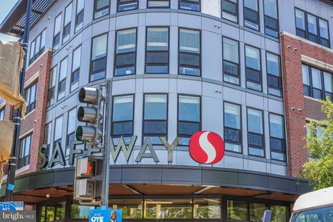 $750,000 | 403 12th Street Southeast, Washington, DC 20003