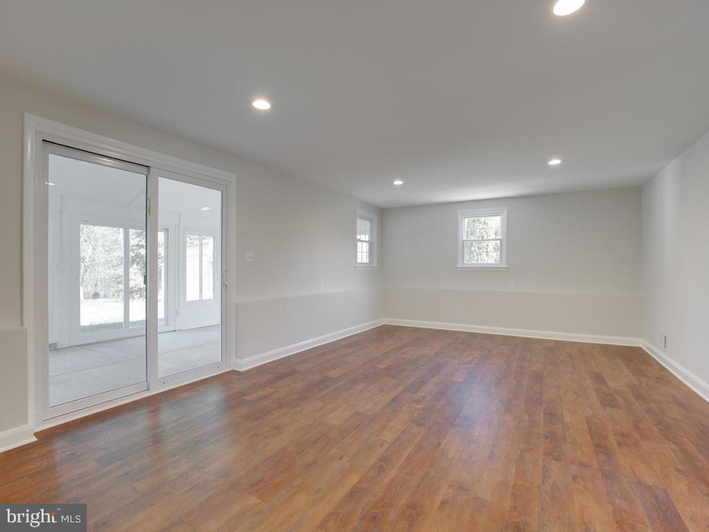 116 Felton Road Lutherville-Timonium, MD 21093 - Photo 27 of 40 Huge family room with access to sunroom
