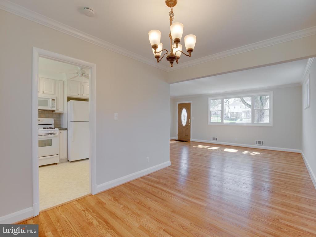 116 Felton Road Lutherville-Timonium, MD 21093 - Photo 9 of 40 Crown molding tops off the dining room
