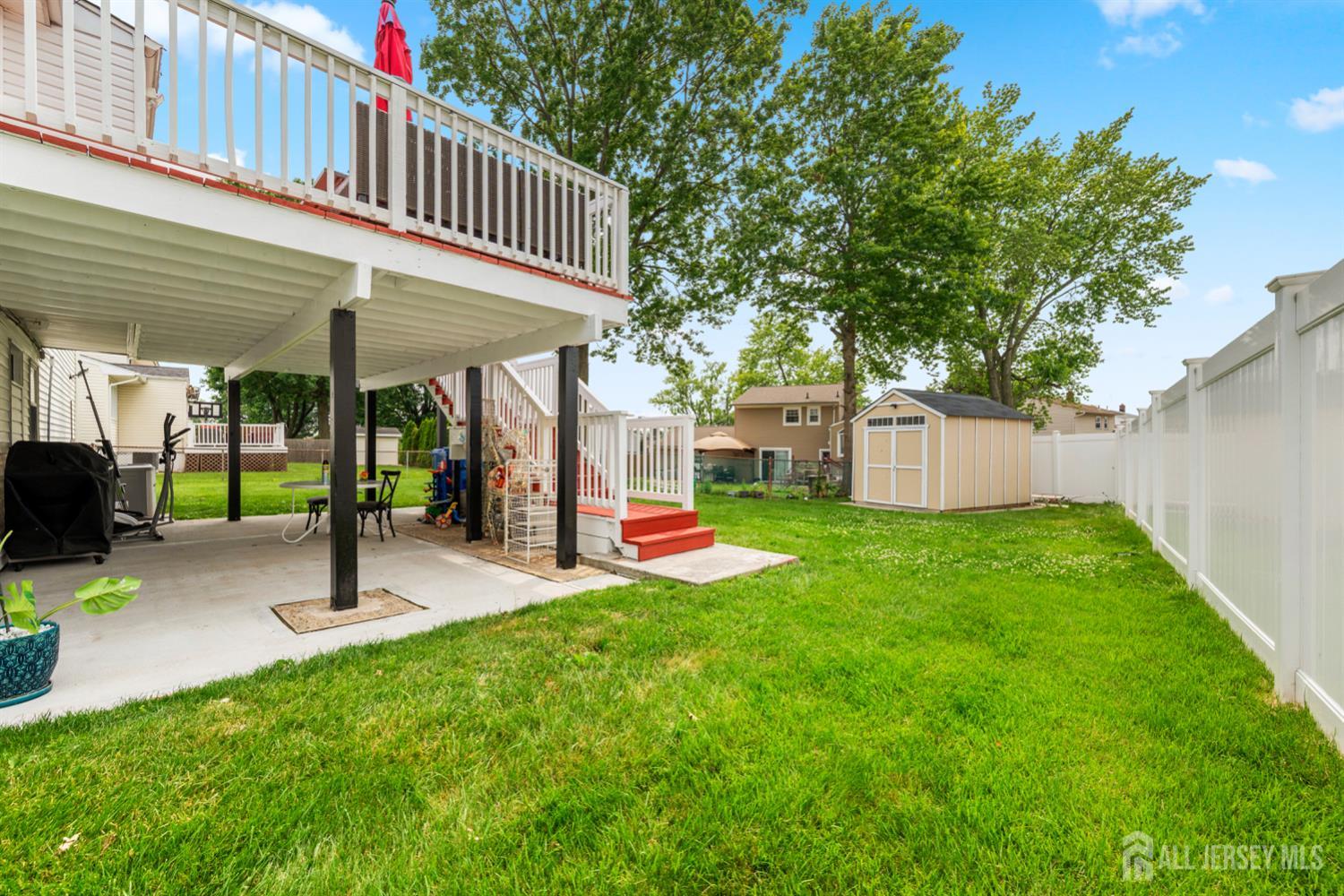115 Vernon Way Port Reading, NJ 07064 - Photo 31 of 33 a view of a house with a park