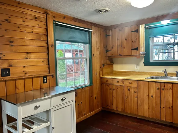 $1,550 | 6 Long Farm Terrace, Unit 6, Greenfield, MA 01301