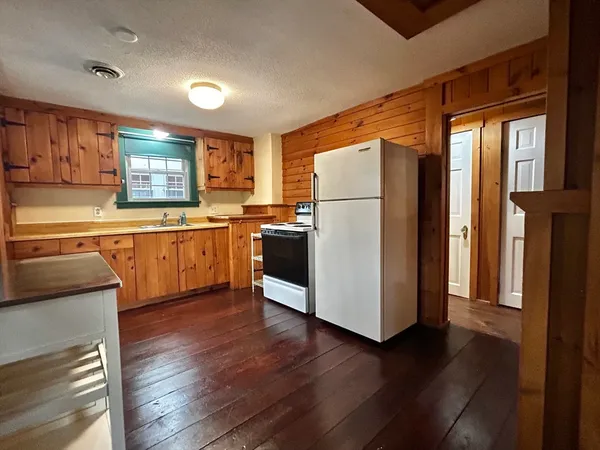 $1,550 | 6 Long Farm Terrace, Unit 6, Greenfield, MA 01301