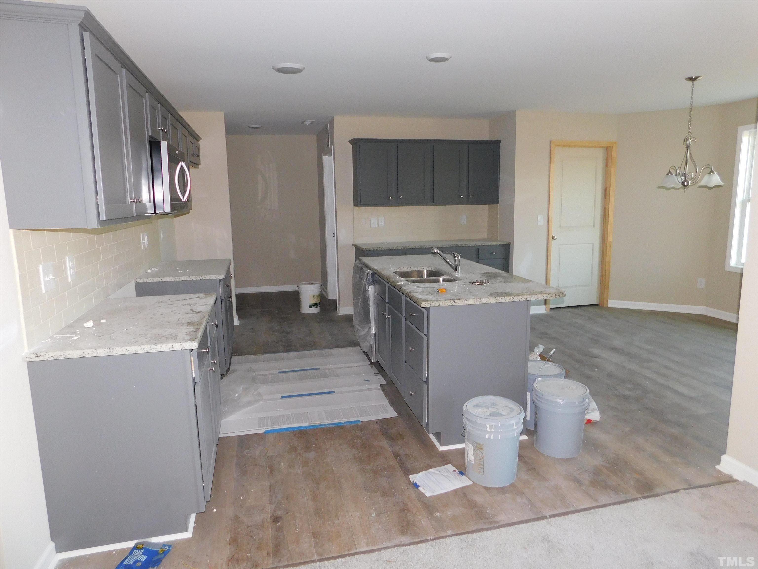 82 Touchdown Way Benson, NC 27504 - Photo 5 of 23 Gallery Image 5