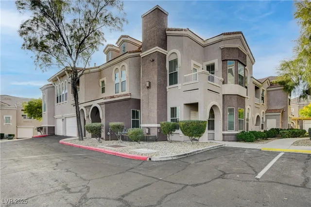$1,850 | 9975 Peace Way, Unit 1034, Las Vegas, NV 89147