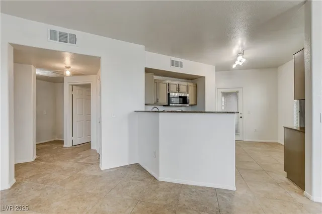 $1,850 | 9975 Peace Way, Unit 1034, Las Vegas, NV 89147