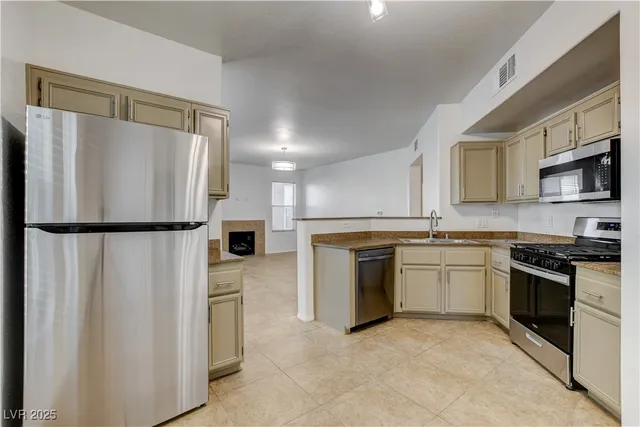 $1,850 | 9975 Peace Way, Unit 1034, Las Vegas, NV 89147