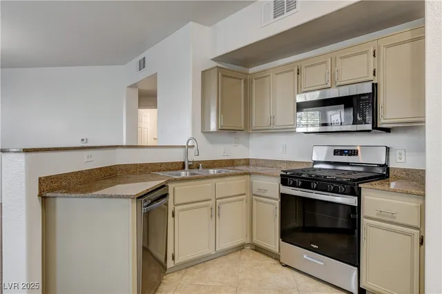 $1,850 | 9975 Peace Way, Unit 1034, Las Vegas, NV 89147