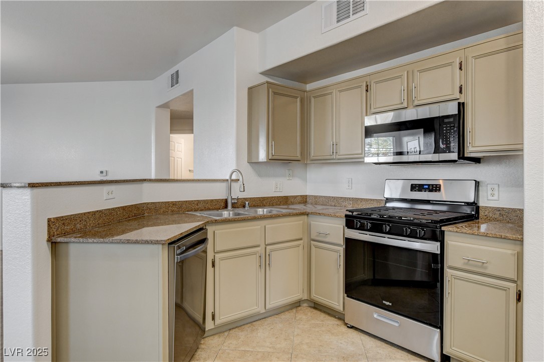 9975 Peace Way, Unit 1034 Las Vegas, NV 89147 - Photo 5 of 73