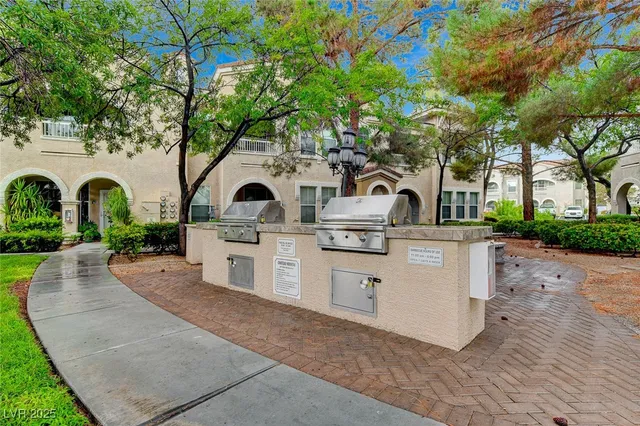 $1,850 | 9975 Peace Way, Unit 1034, Las Vegas, NV 89147