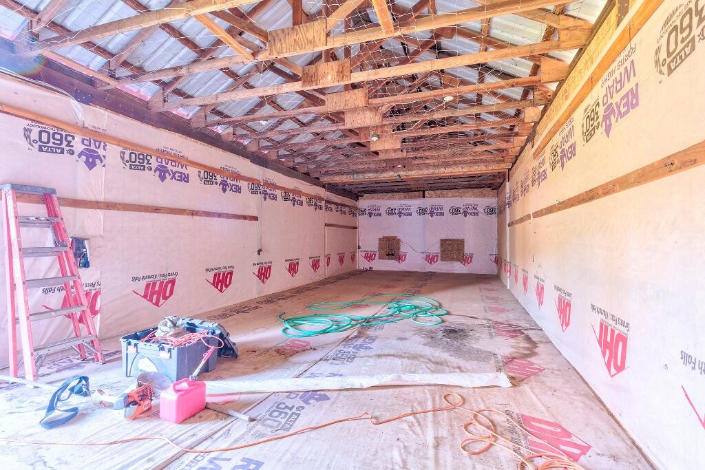 111 Norman Road Selma, OR 97538 - Photo 13 of 43 Barn/Shop Interior