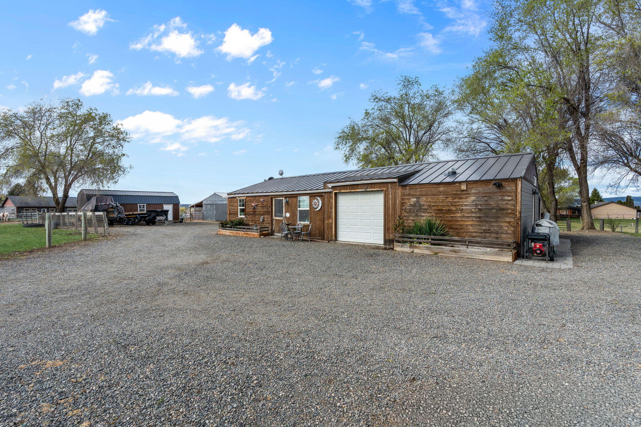 7651 Edwards Road Prineville, OR 97754 - Photo 17 of 54 2026_04_02_7651_NE_Edwards_Rd_Pv-2