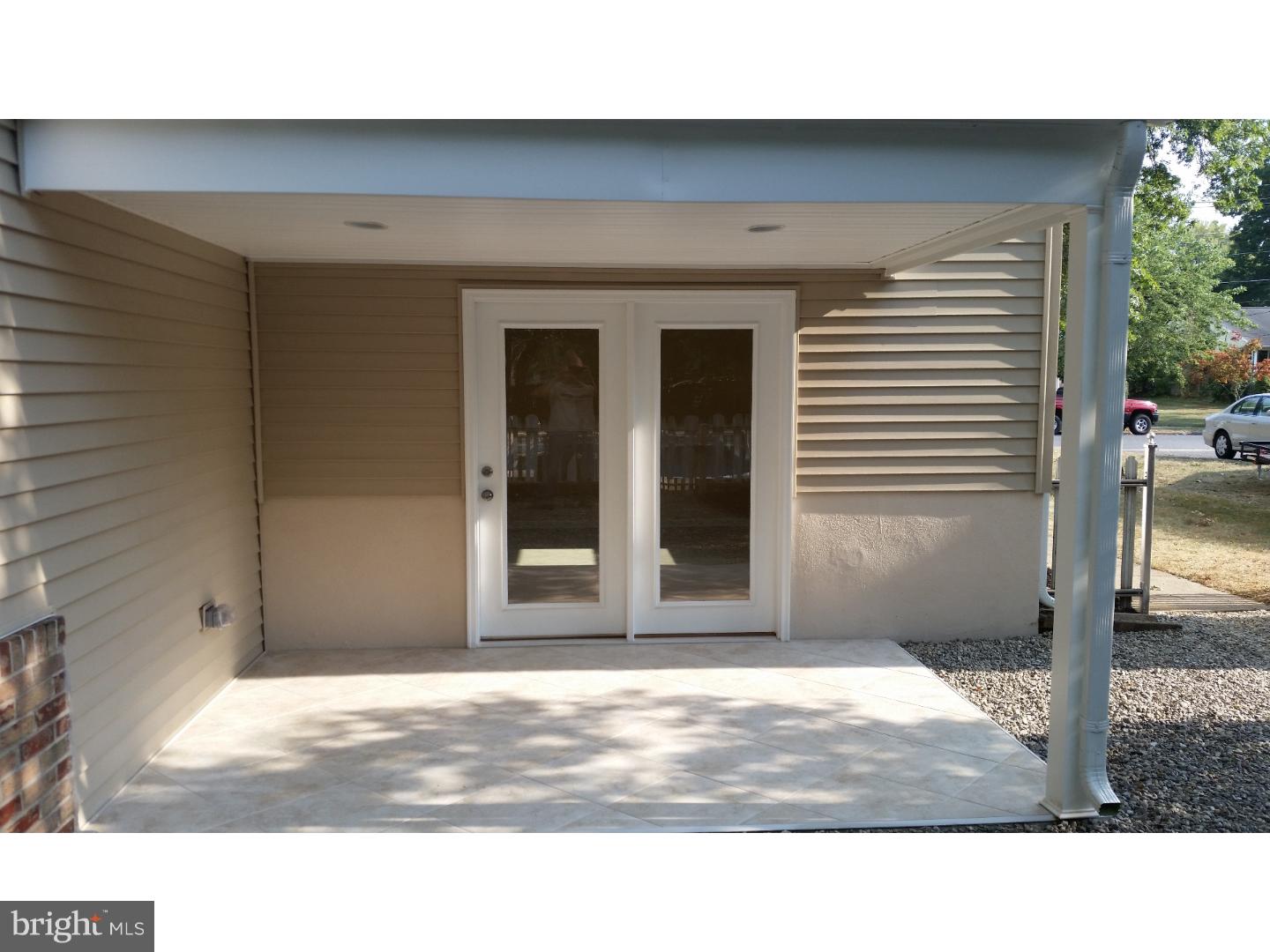 817 Hilltop Road Cinnaminson, NJ 08077 - Photo 15 of 18 Patio