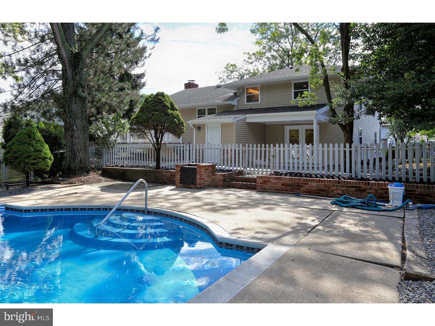 817 Hilltop Road Cinnaminson, NJ 08077 - Photo 5 of 18 Pool