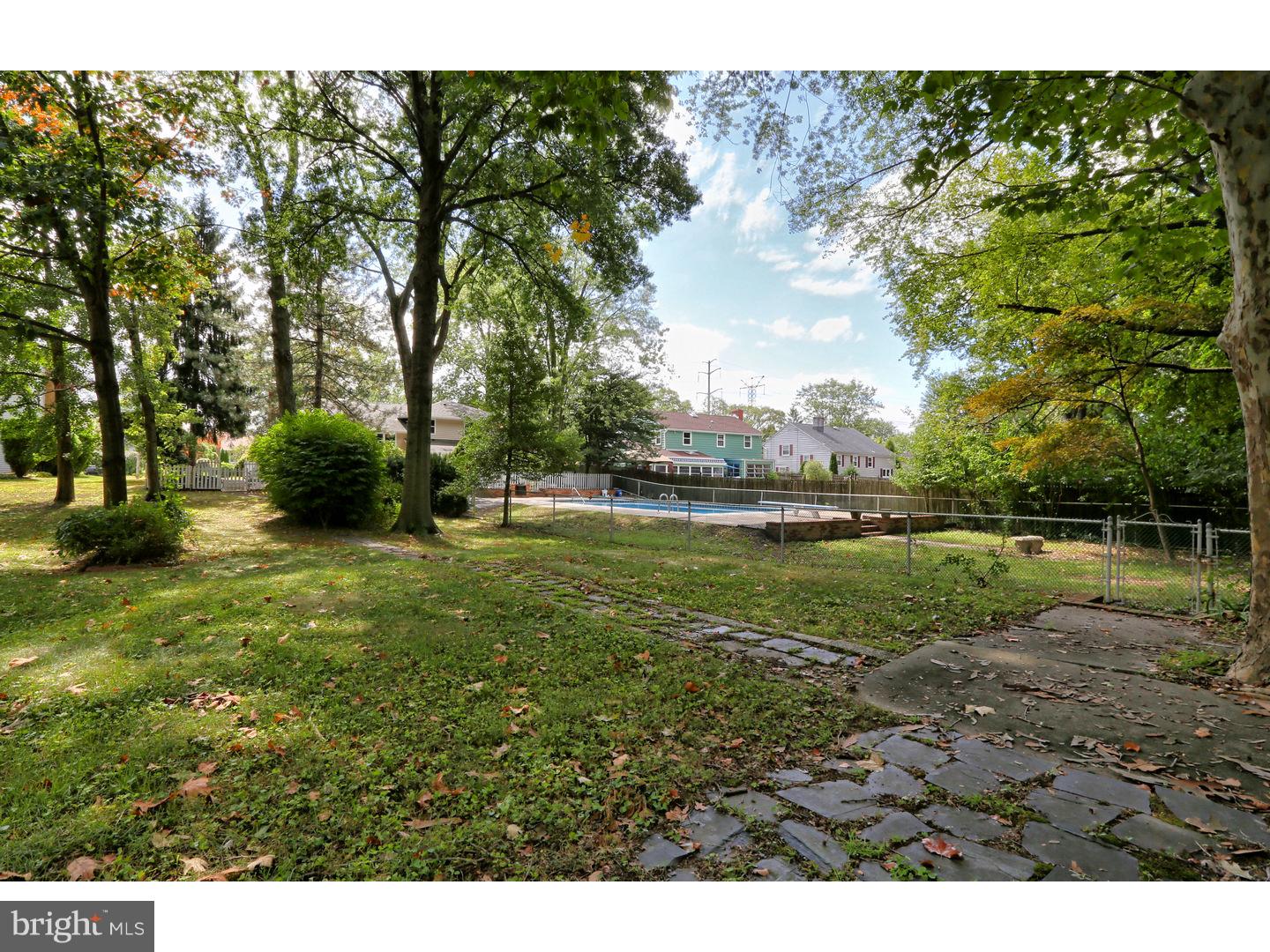 817 Hilltop Road Cinnaminson, NJ 08077 - Photo 8 of 18 Back Yard