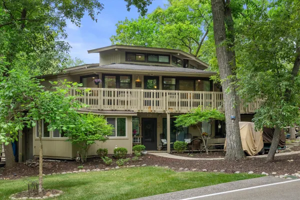 $449,000 | 504 Rolling Green Drive, Unit G, Fontana, WI 53125