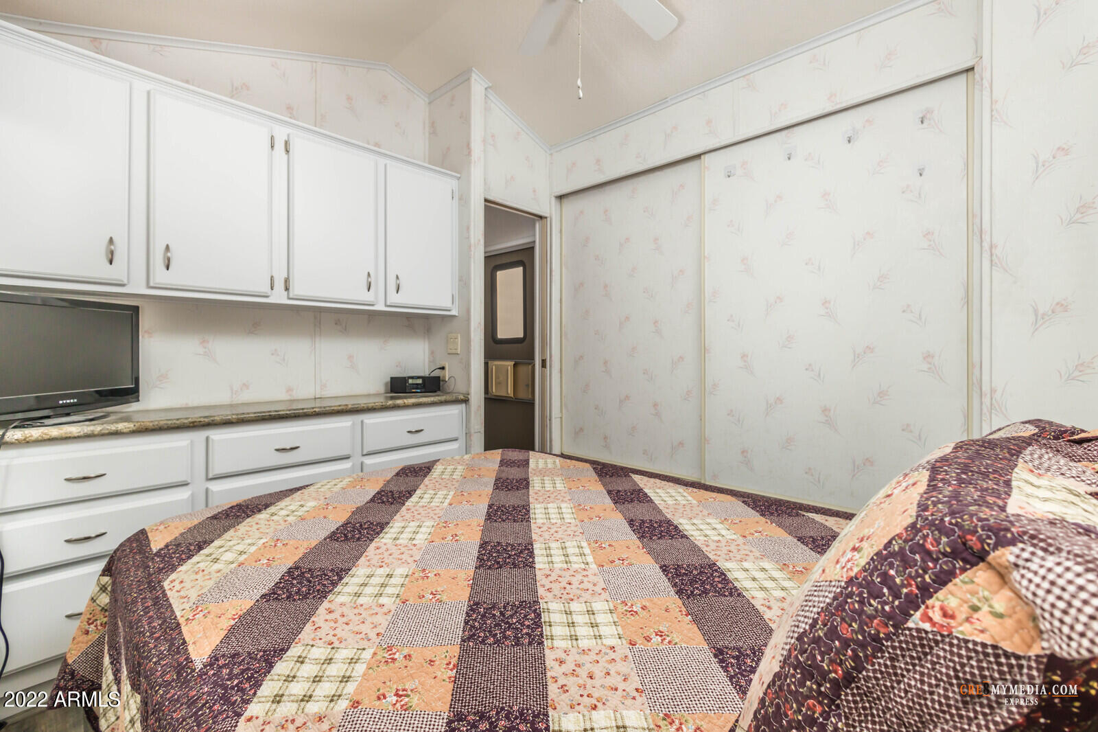 111 South Greenfield Road, Unit 724 Mesa, AZ 85206 - Photo 18 of 20 18_Cre8MyMediacom18_mls
