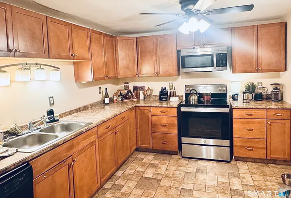 $1,950 | 110 Lake Road, Unit A, Andover, CT 06232