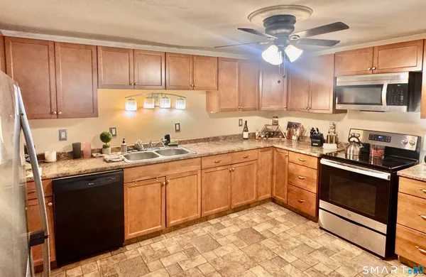 $1,950 | 110 Lake Road, Unit A, Andover, CT 06232