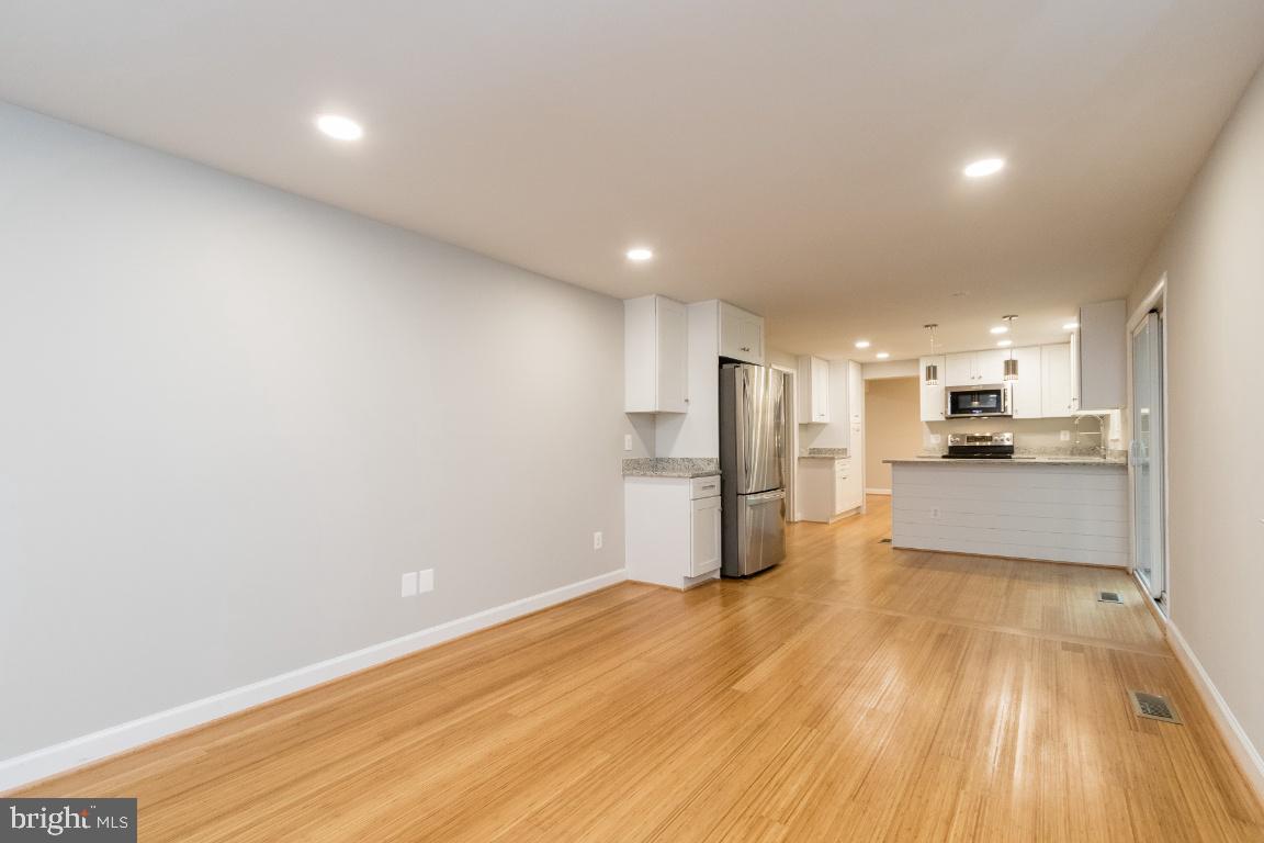 8474 Falling Leaf Road Springfield, VA 22153 - Photo 11 of 40