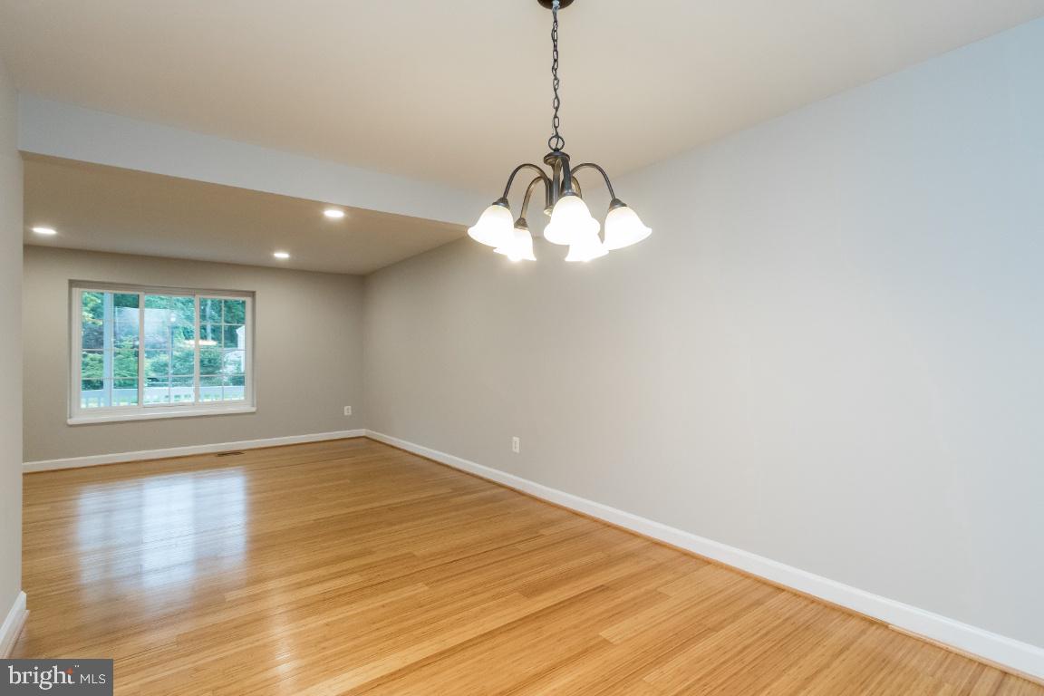 8474 Falling Leaf Road Springfield, VA 22153 - Photo 12 of 40