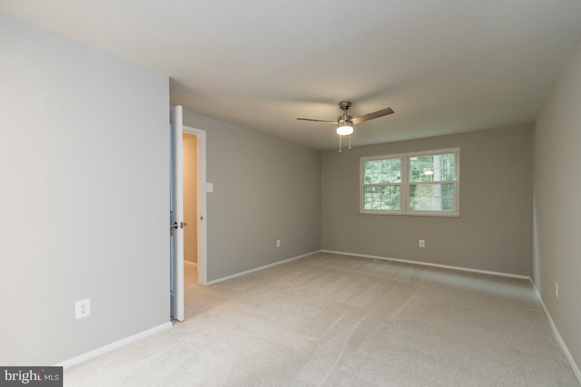8474 Falling Leaf Road Springfield, VA 22153 - Photo 23 of 40