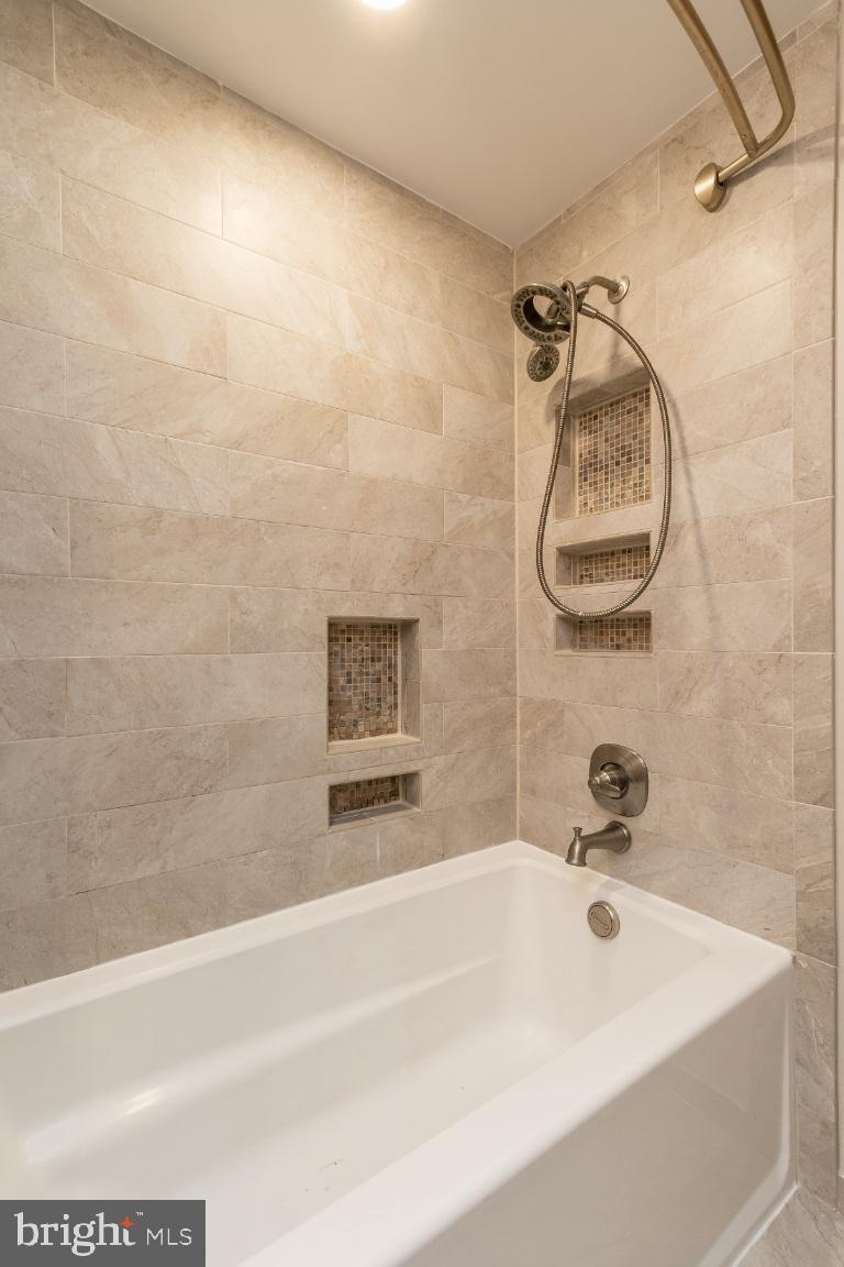 8474 Falling Leaf Road Springfield, VA 22153 - Photo 26 of 40