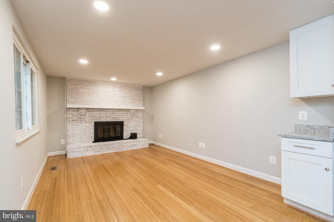 8474 Falling Leaf Road Springfield, VA 22153 - Photo 10 of 40