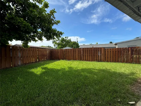 $3,100 | 2417 Northeast 15th Avenue, Pompano Beach, FL 33064