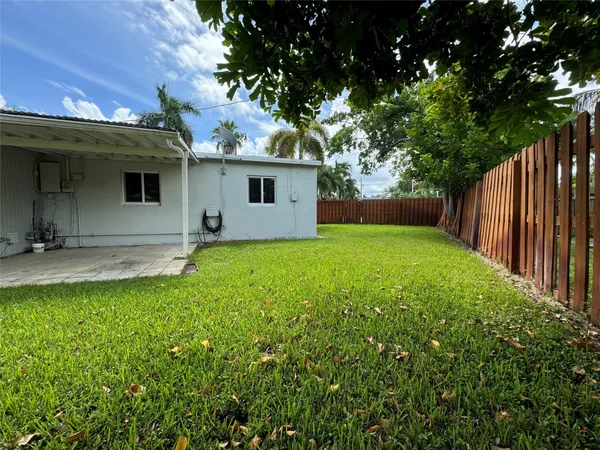 $3,100 | 2417 Northeast 15th Avenue, Pompano Beach, FL 33064