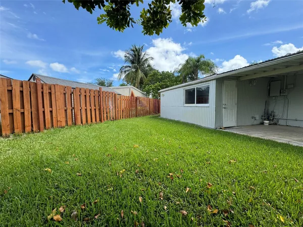 $3,100 | 2417 Northeast 15th Avenue, Pompano Beach, FL 33064