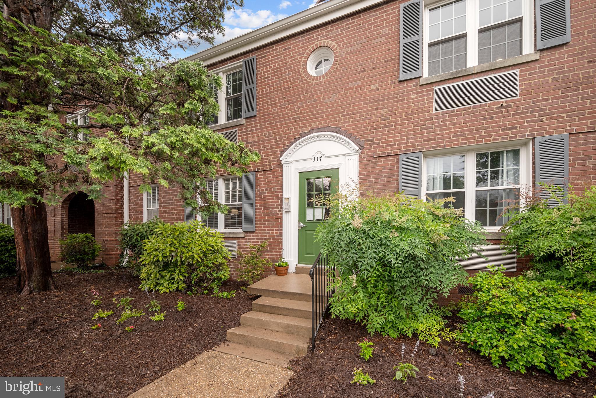 117 East Glebe Road, Unit C Alexandria, VA 22305 - Photo 1 of 23 Welcome Home!