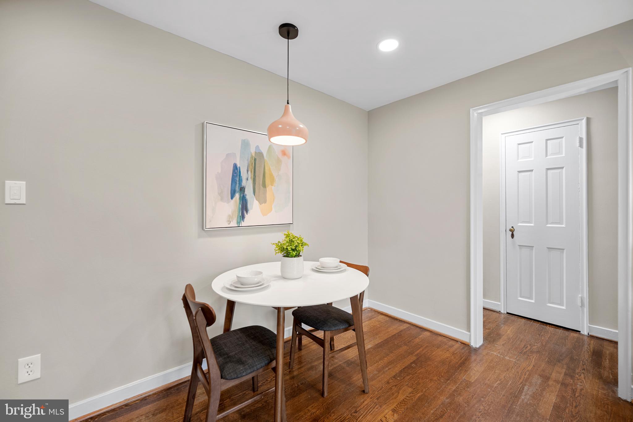 117 East Glebe Road, Unit C Alexandria, VA 22305 - Photo 8 of 23 Dining Area