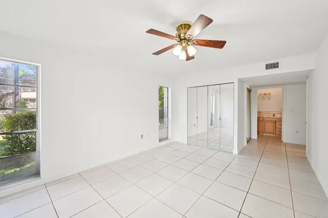 $174,999 | 7 West Greenway Drive North, Unit 111, Royal Palm Beach, FL 33411