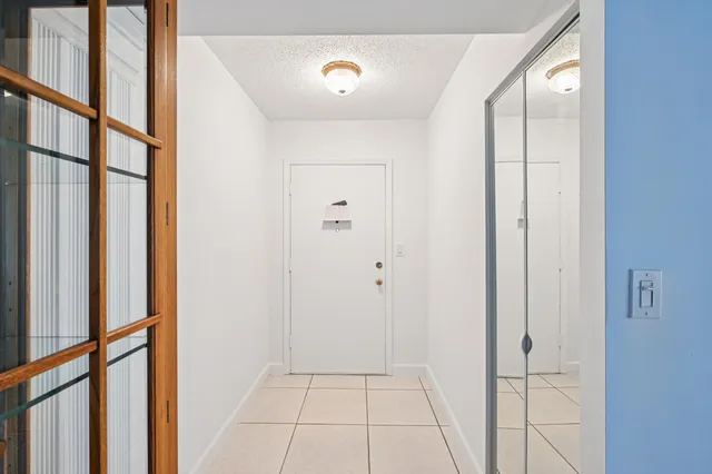 $174,999 | 7 West Greenway Drive North, Unit 111, Royal Palm Beach, FL 33411
