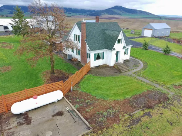 $825,000 | 39919 South Farmington Road, Latah, WA 99018