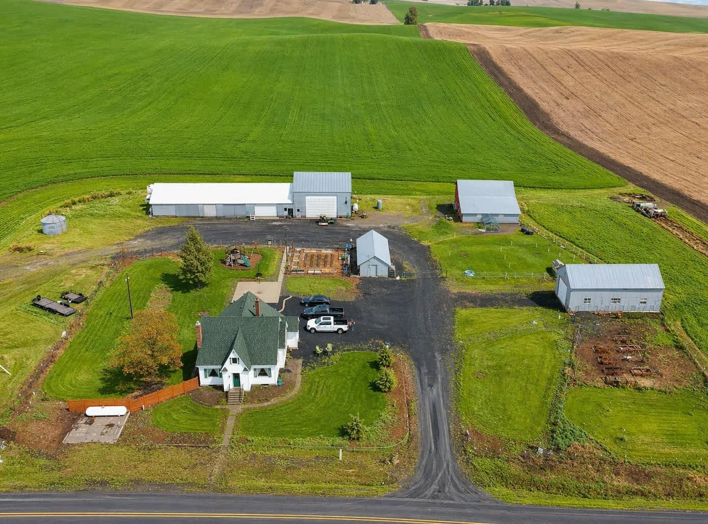 39919 South Farmington Road Latah, WA 99018 - Photo 1 of 35