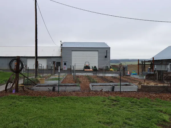 $825,000 | 39919 South Farmington Road, Latah, WA 99018