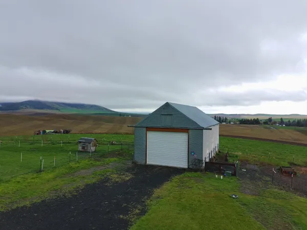 $825,000 | 39919 South Farmington Road, Latah, WA 99018