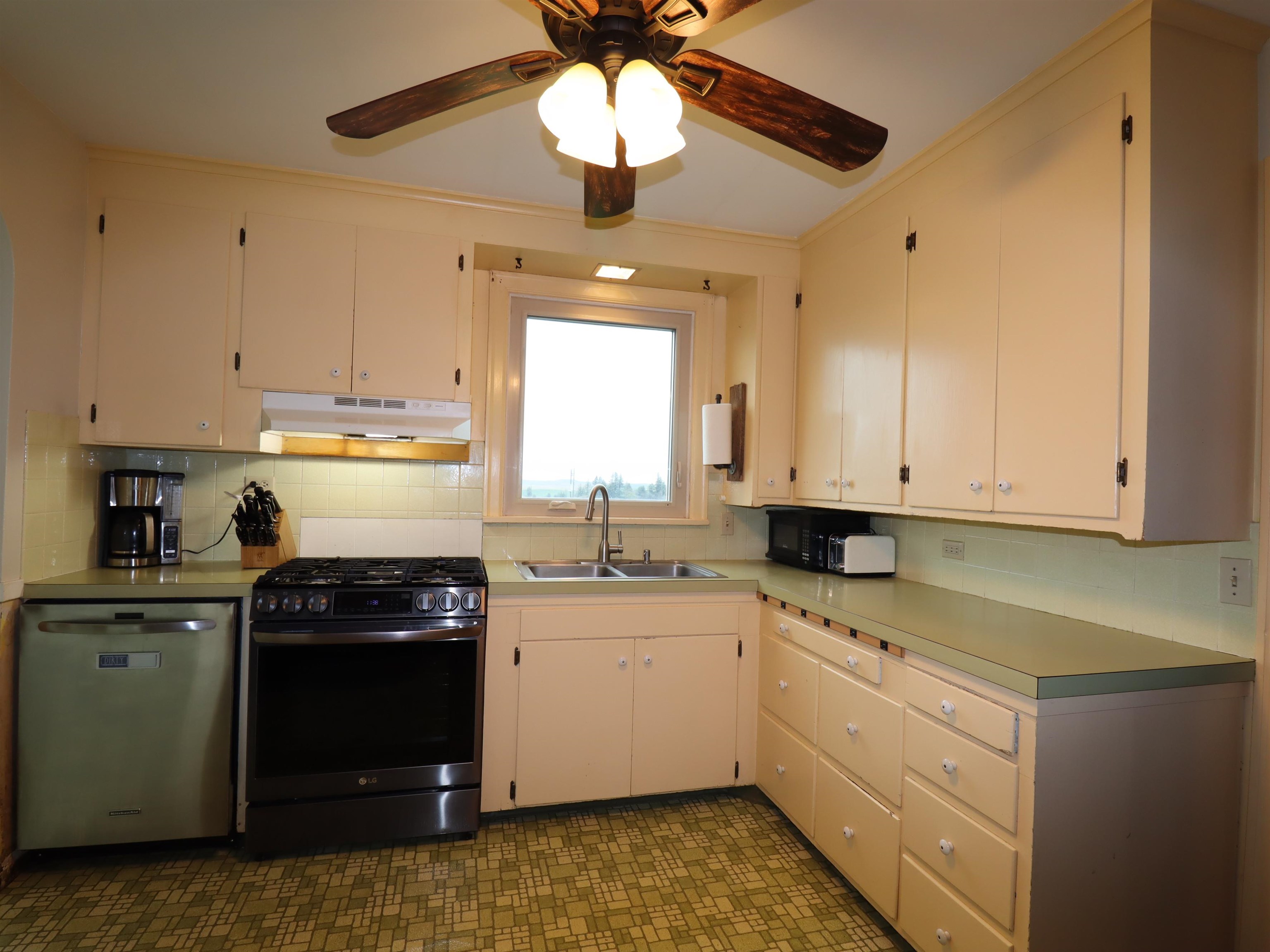 39919 South Farmington Road Latah, WA 99018 - Photo 16 of 50