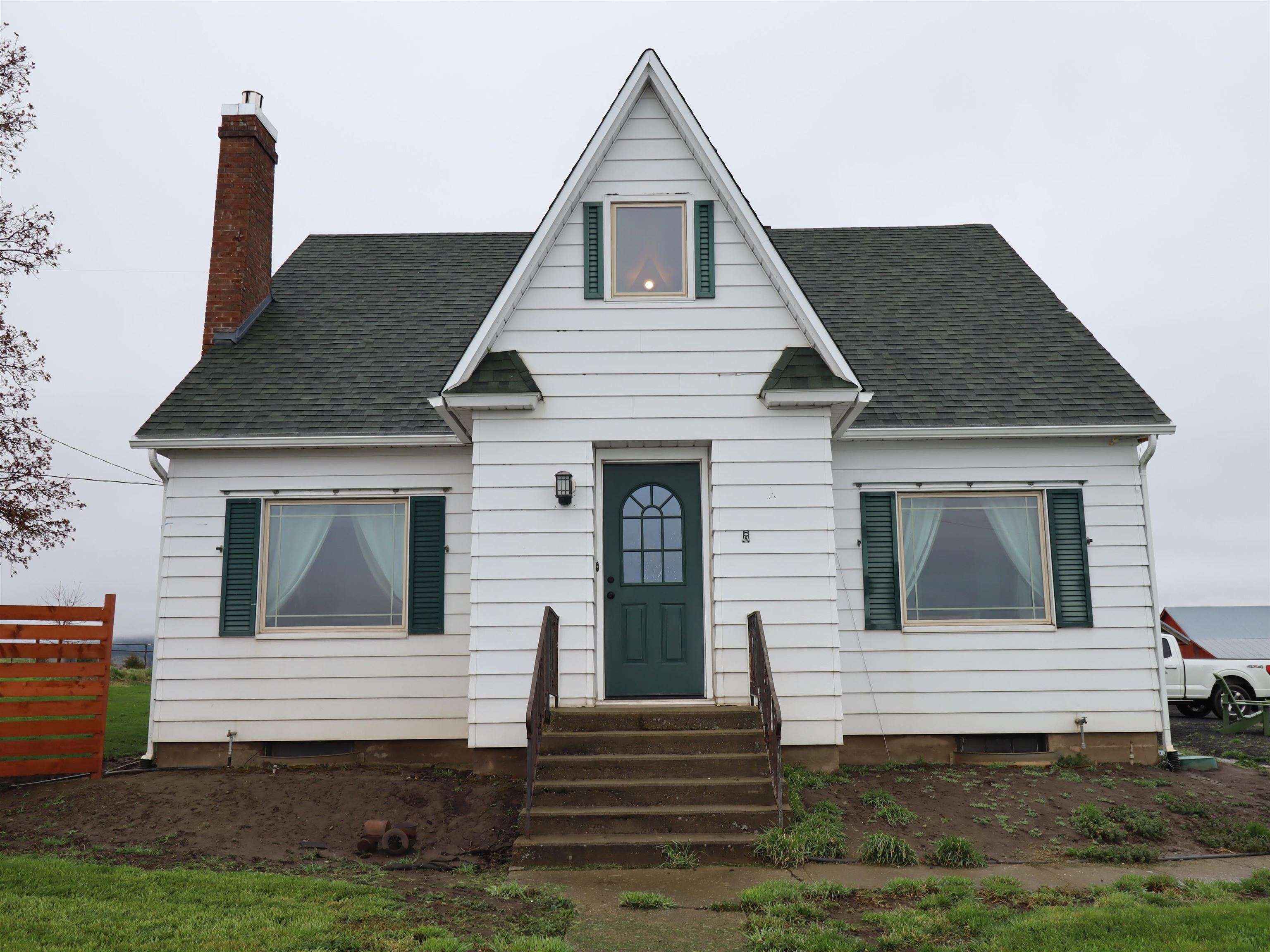 39919 South Farmington Road Latah, WA 99018 - Photo 4 of 50