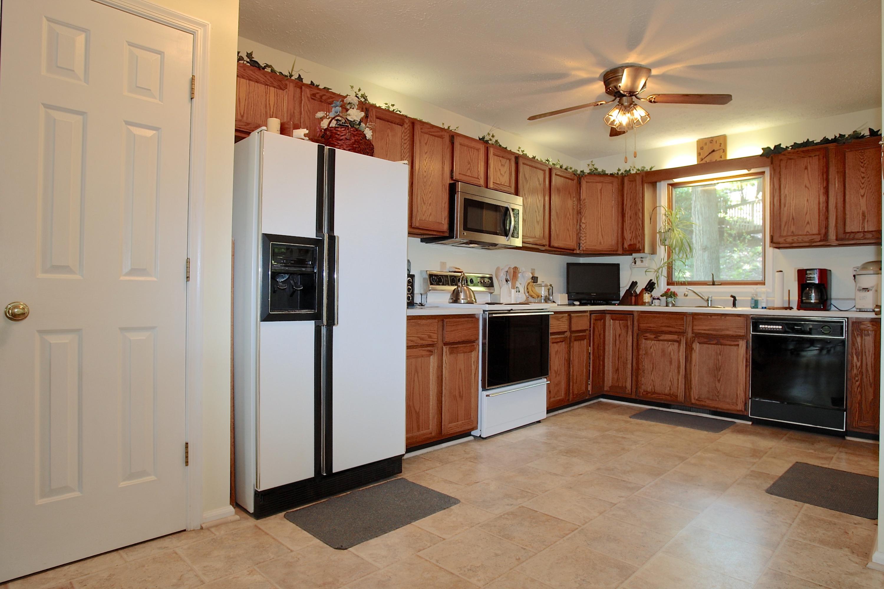 128 Thunder Ridge Road Huddleston, VA 24104 - Photo 31 of 88 Kitchen Pantry!