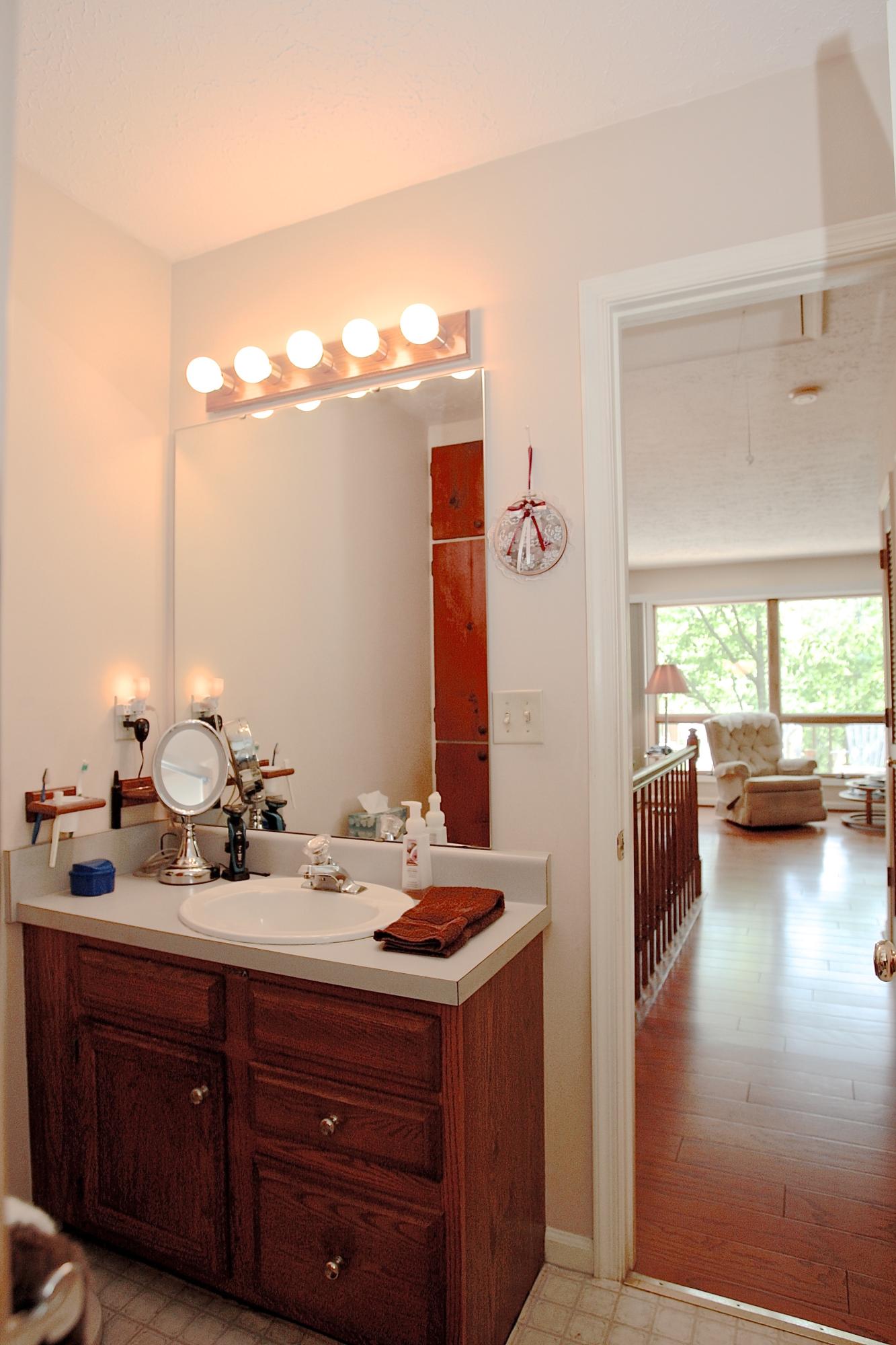 128 Thunder Ridge Road Huddleston, VA 24104 - Photo 32 of 88 Master/Guest Bath!