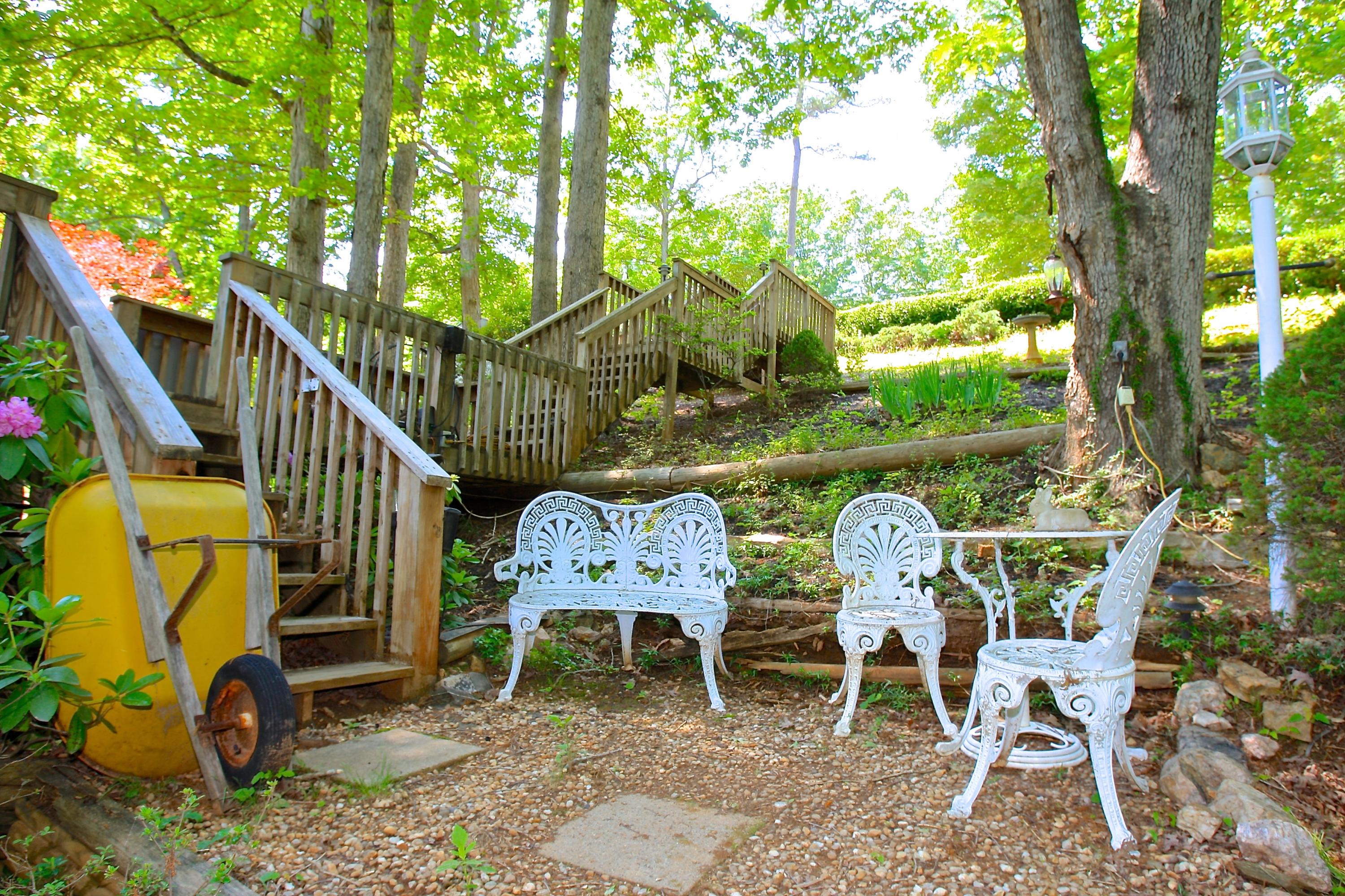 128 Thunder Ridge Road Huddleston, VA 24104 - Photo 76 of 88 Side Yard!