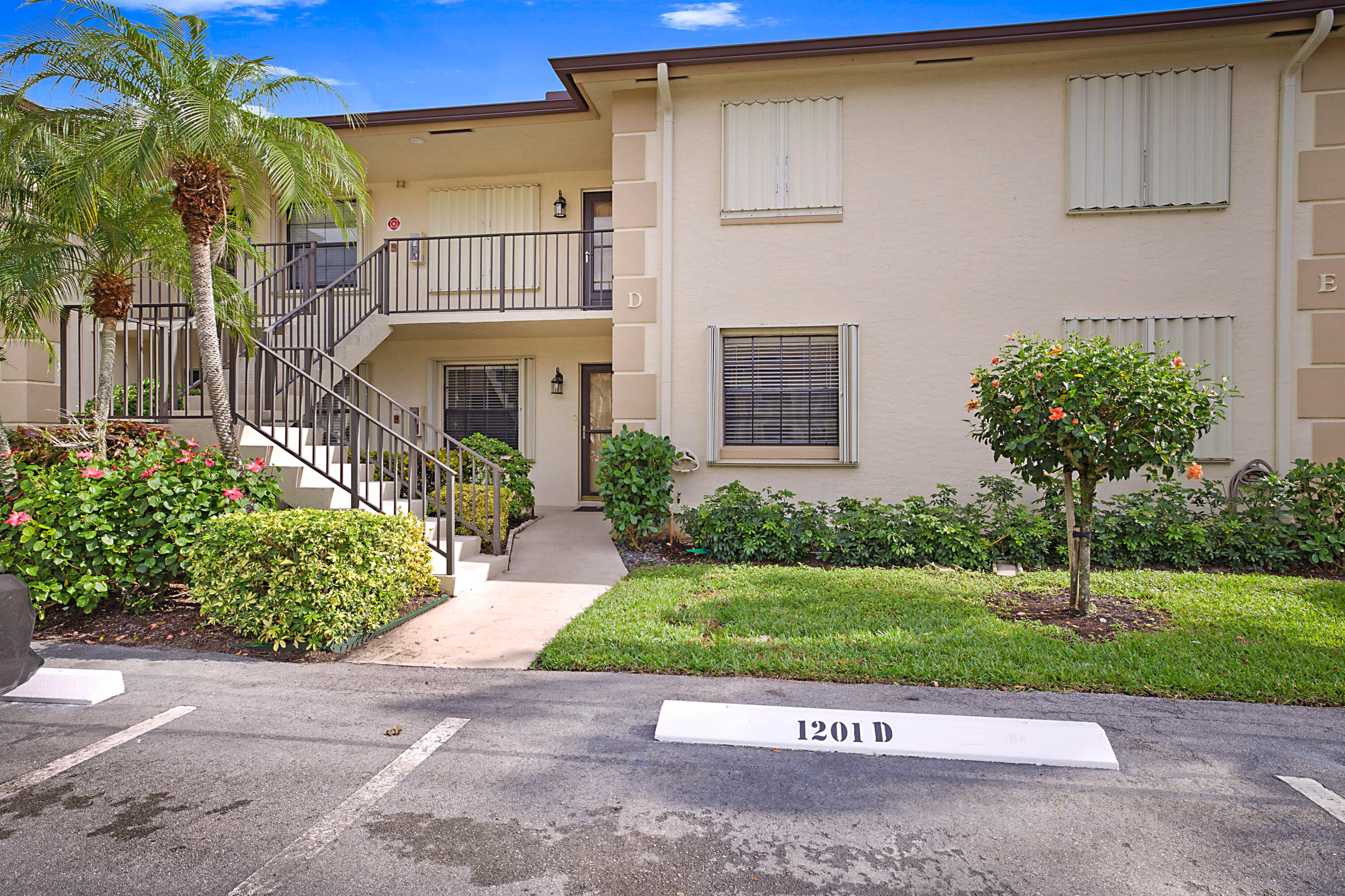 1201 Pinecrest Circle -2