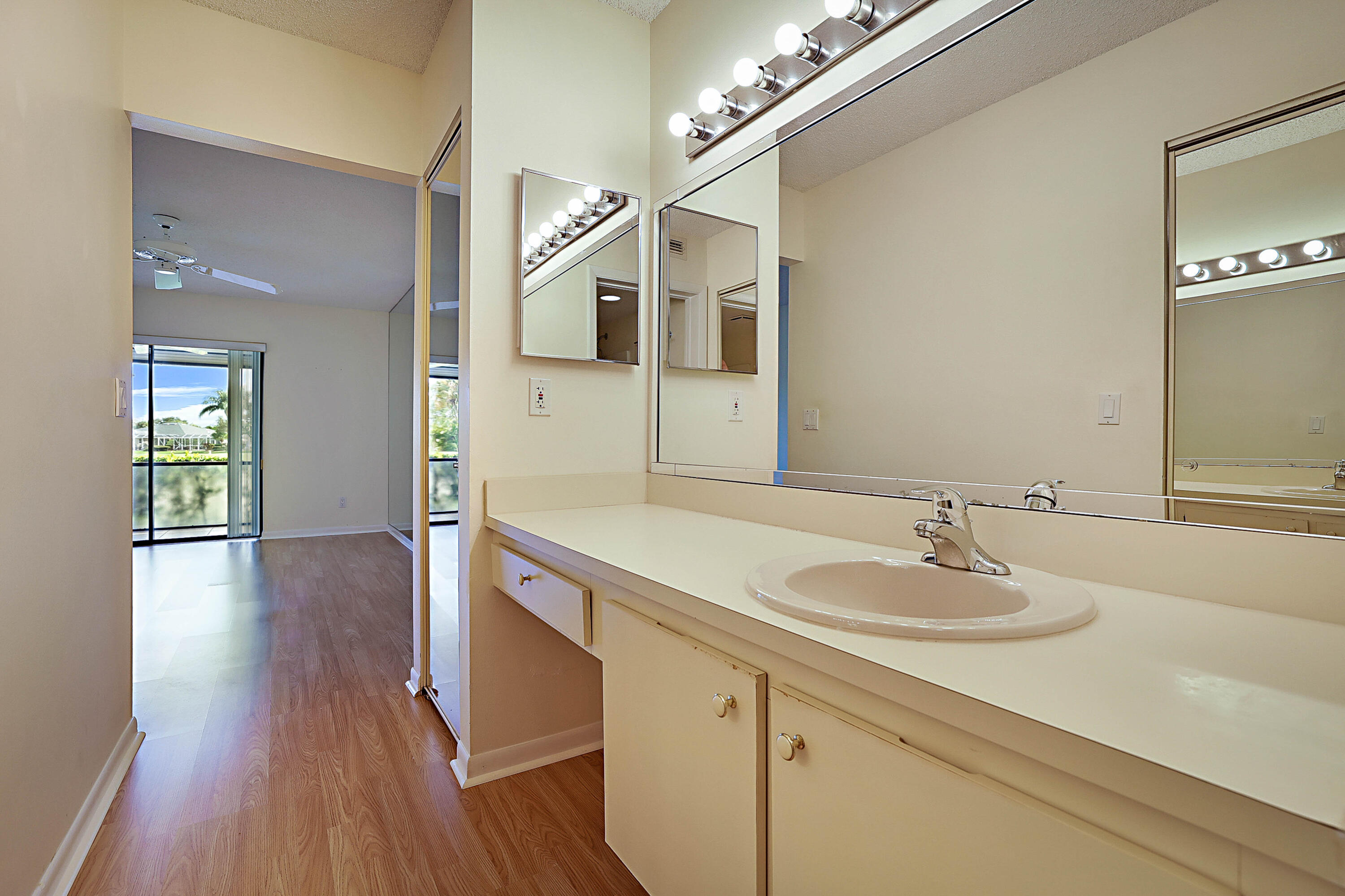 1201 Pinecrest Circle, Unit D Jupiter, FL 33458 - Photo 23 of 38 1201 Pinecrest Circle -28