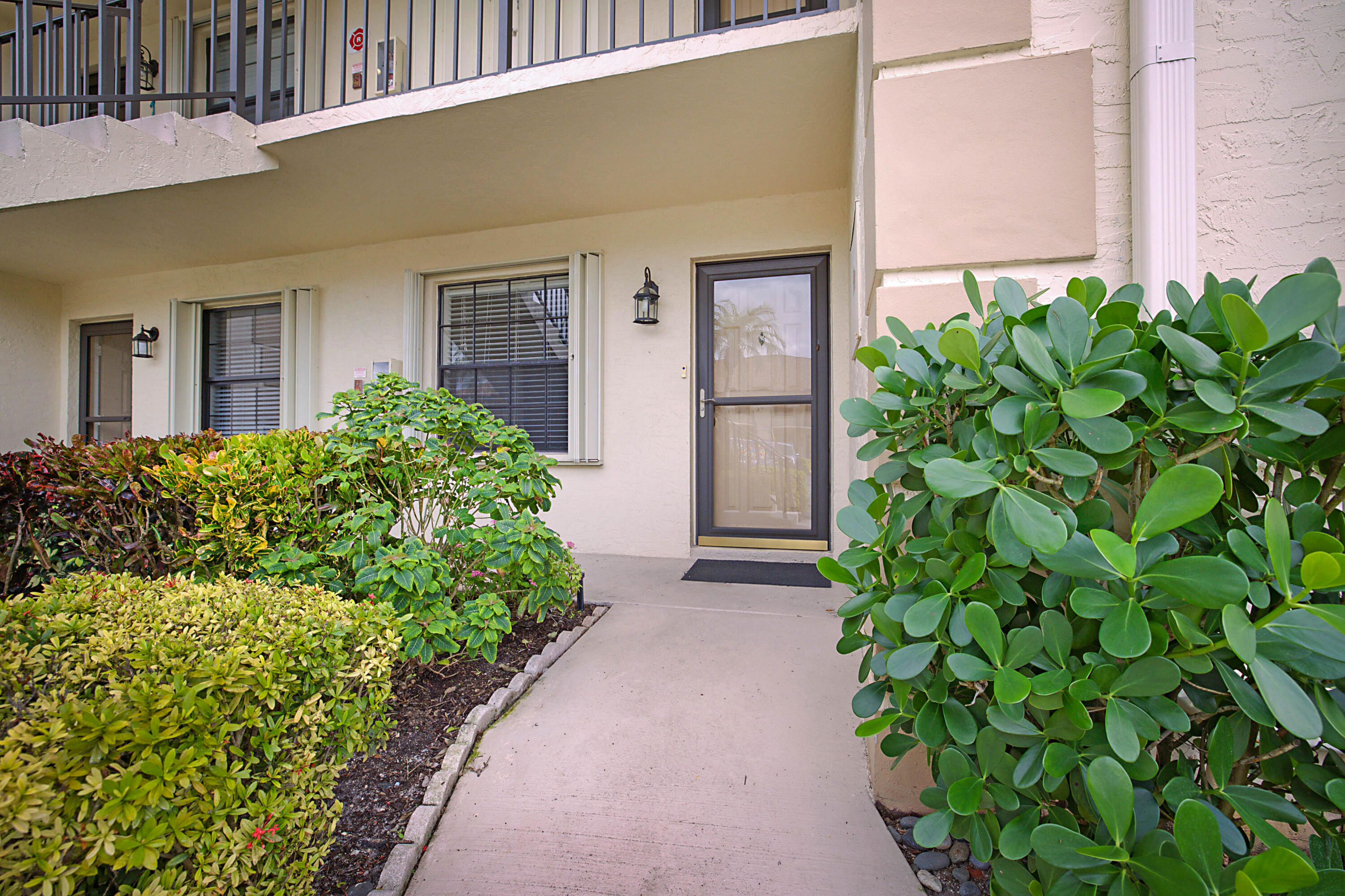 1201 Pinecrest Circle, Unit D Jupiter, FL 33458 - Photo 3 of 38 1201 Pinecrest Circle -3