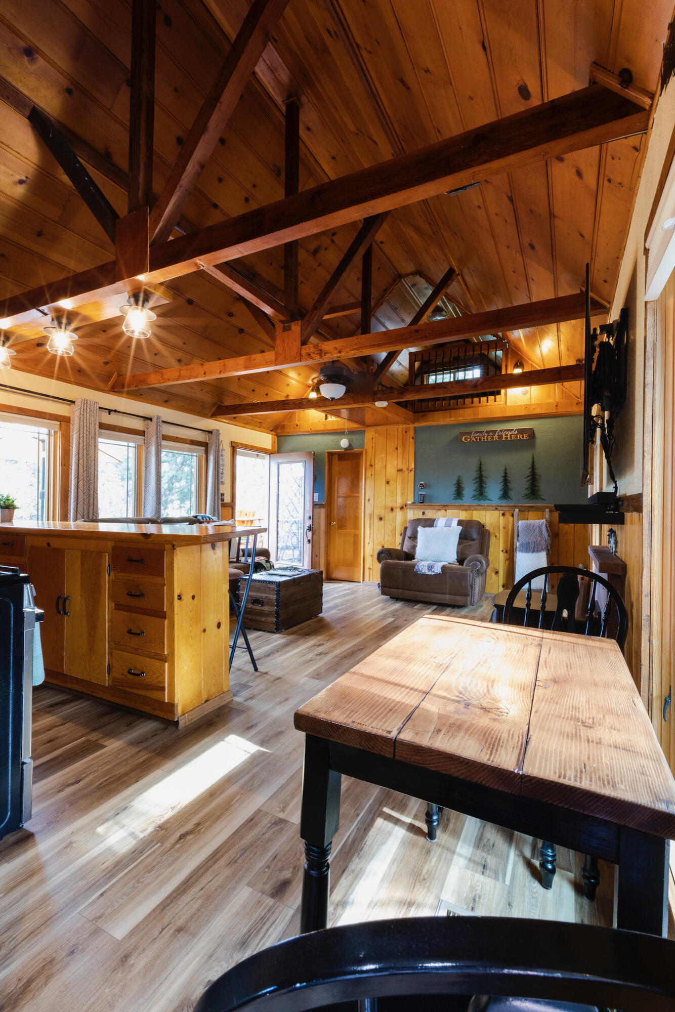 24825 Marion Ridge Drive Idyllwild, CA 92549 - Photo 18 of 40 .