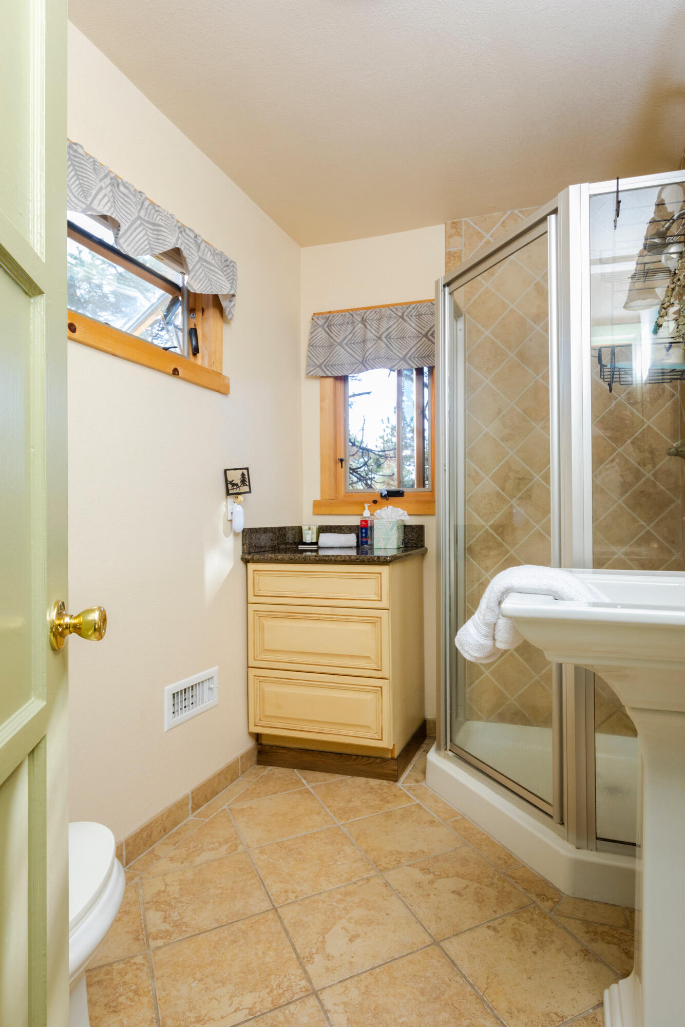 24825 Marion Ridge Drive Idyllwild, CA 92549 - Photo 27 of 40 .